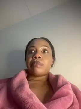 NAUGHTYSHALOTXX webcam