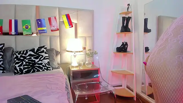 Laura_Dicardy webcam