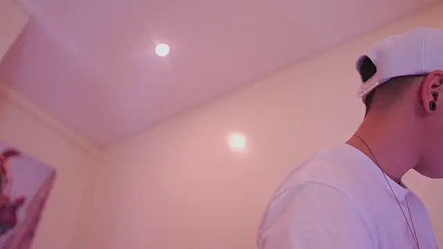 tommy_blue live cam on StripChat