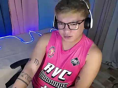 Fuckboii_intown webcam