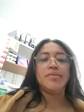 Mia_Risky-1 webcam