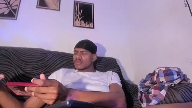 criss_zuri webcam