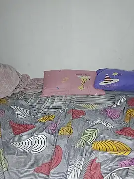Strongshemail webcam