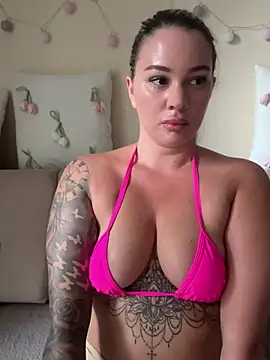 xXBigPeachBunnyxXx webcam