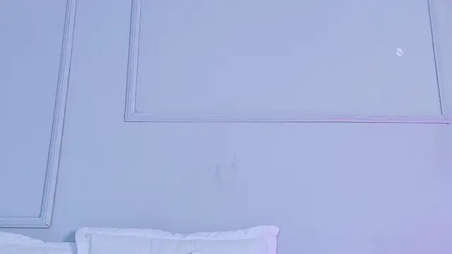 VioletBloomm webcam