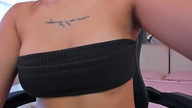 CarolineFyre webcam