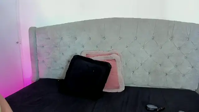 Biannca_Diaz_ live cam on StripChat