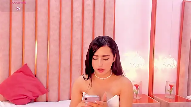 Zoe_Monrow webcam