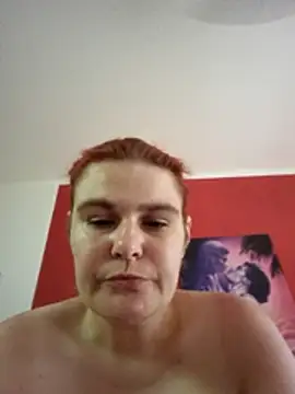 GoldenWifee webcam