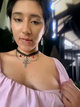 LiliSakuraXXX webcam