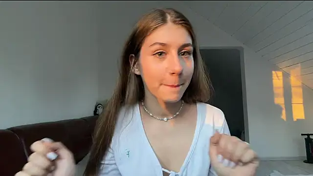 AriaToya webcam