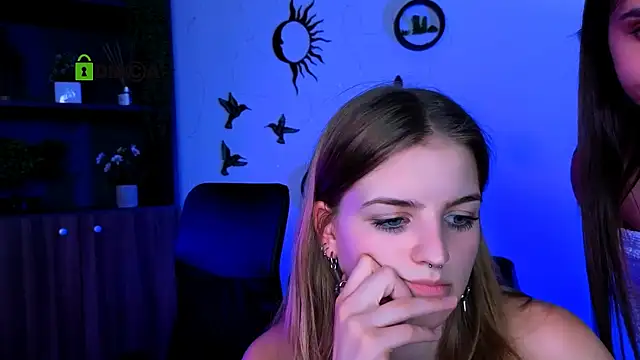 lisa_dark_ webcam