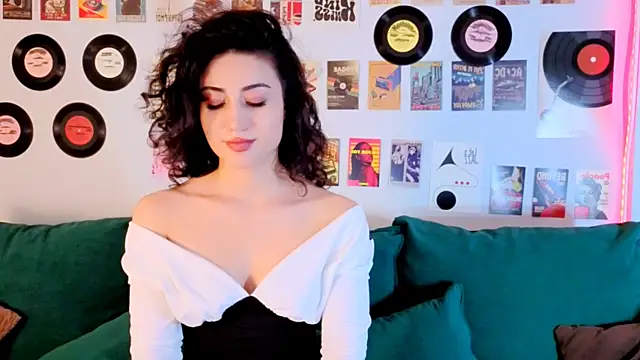 Maya_Rogerss webcam