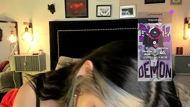 pinkk_deemon webcam