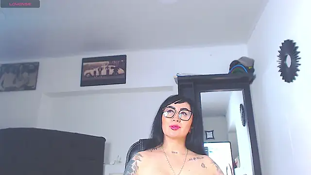 Vicky_hotmilf webcam