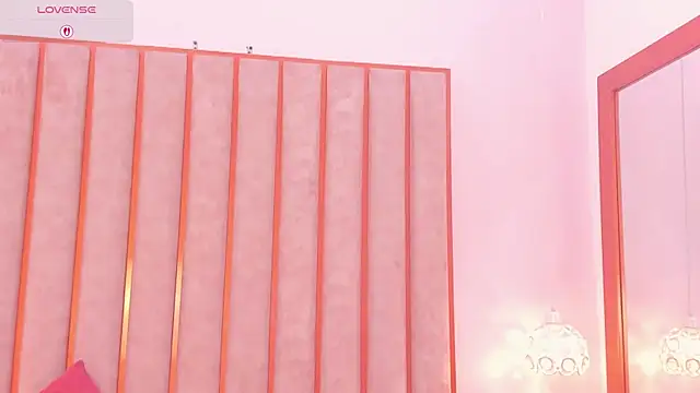 Zoe_Monrow webcam