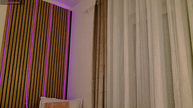 AlissaMarks webcam