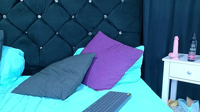aura_sterling webcam