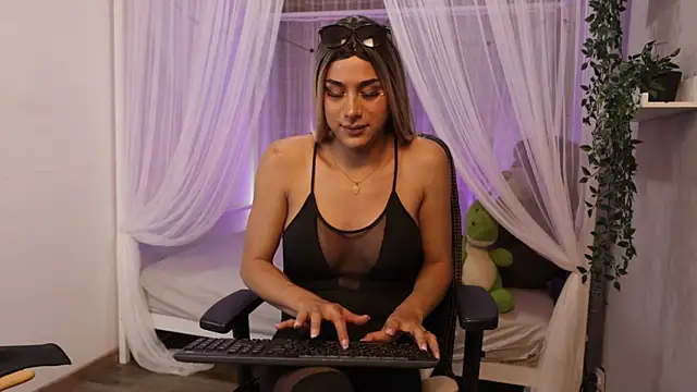 Martinaa_Rose webcam