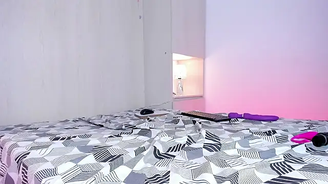 KendallWestt webcam