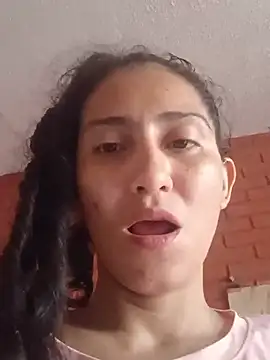 valeriaswang_Lucas webcam