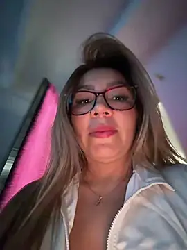 dianita_1988 (F milf) - squirt bus omg shhh public