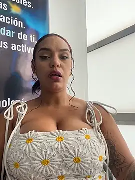 Sara-77 webcam