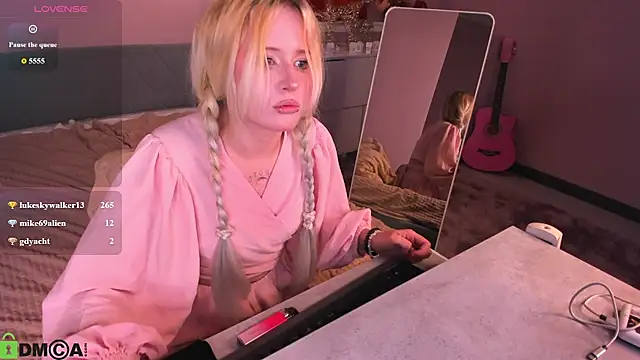 kikipeach webcam