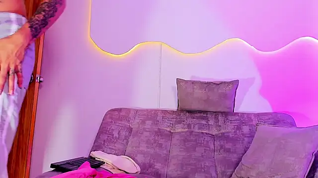 ArohomLester_ webcam