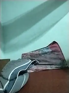 Naaya8109 webcam