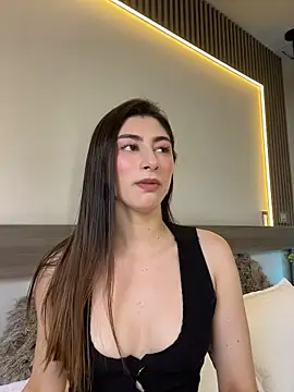 evelyn_hills webcam