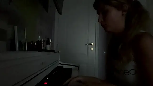 MyraCadoff webcam