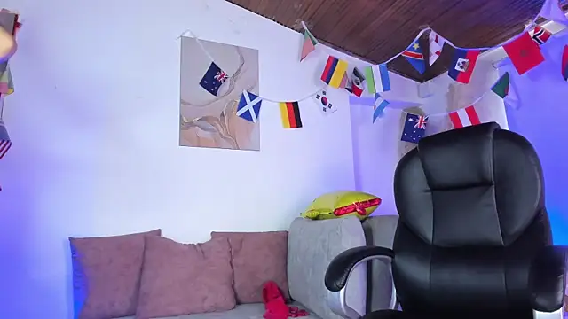 LucyBloom_ webcam