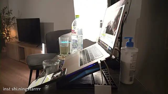 alittlestarrr live sex cam