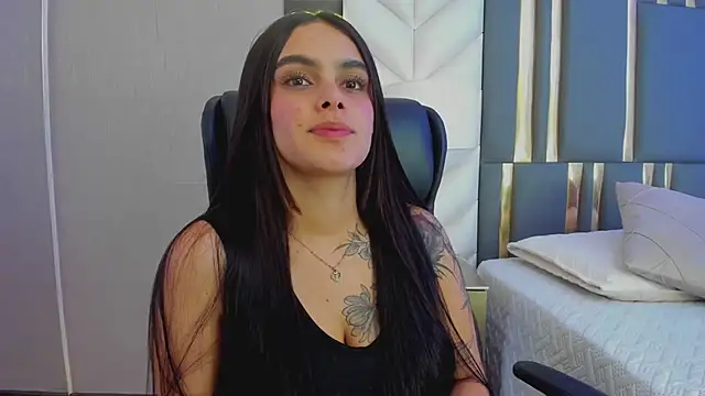ChloeHarper_ webcam