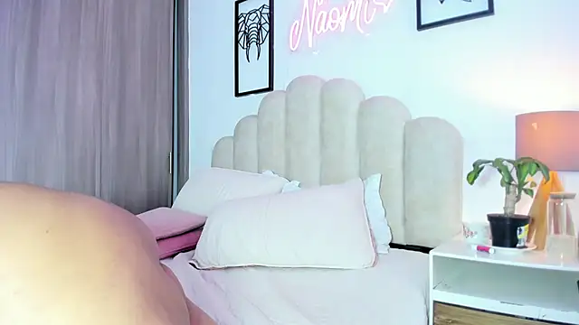NaomiAsha webcam
