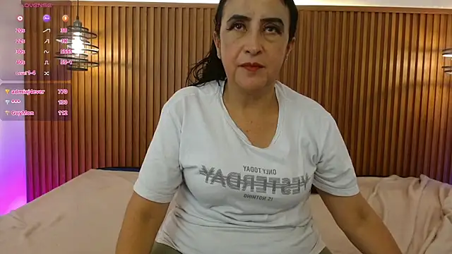 AnnytayIris69 webcam