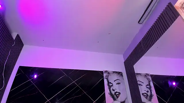 Charlize-23 webcam