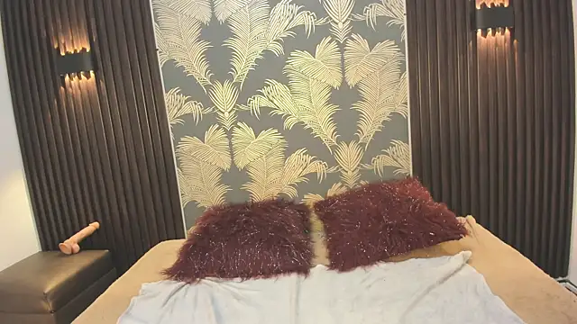 Sophie_Luvsh webcam