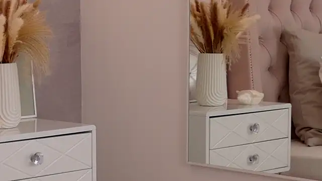 milaleoneli webcam