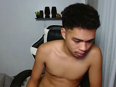 curlyasian_njxx