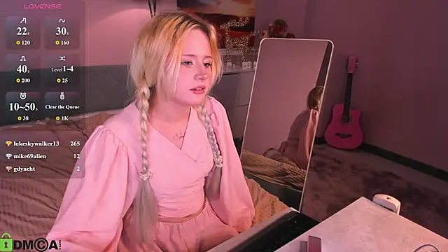 kikipeach webcam