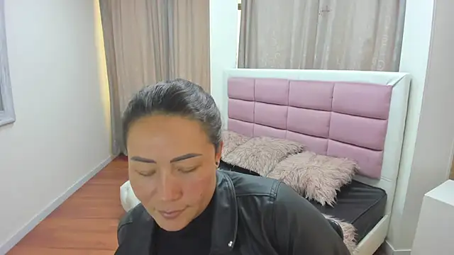 gaby_trent live cam on StripChat