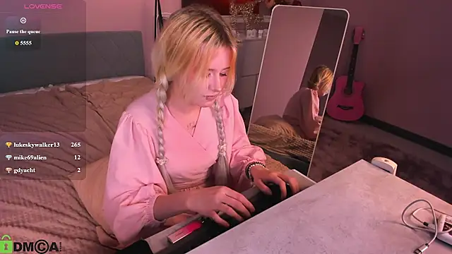 kikipeach BDSM dirty talk room