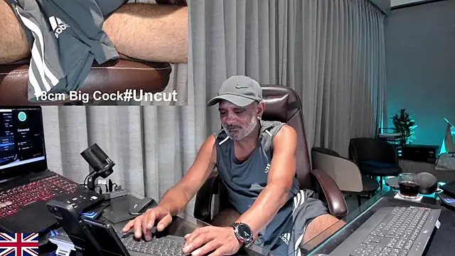 OnlineBossUK webcam