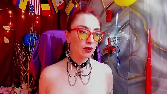 Queenscarlettsecret webcam