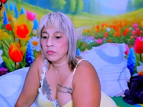 indianroxy webcam