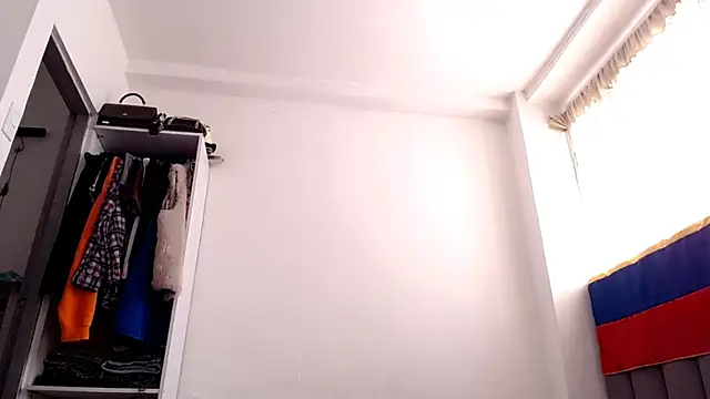 saara_johnson496 webcam