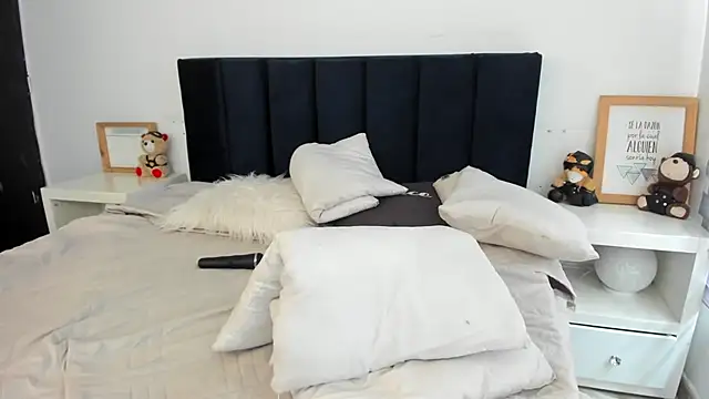 melanie_roux__ webcam