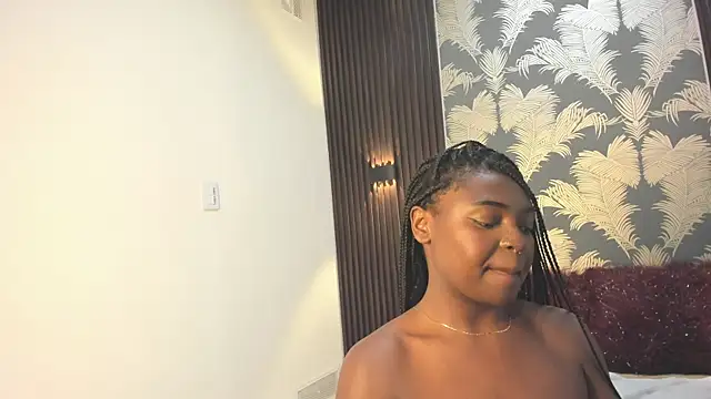 Sophie_Luvsh webcam
